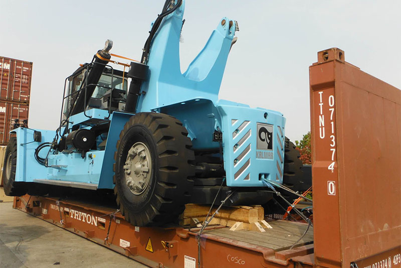 Reach Stacker4