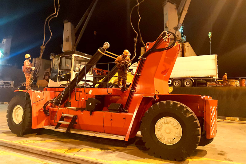 Reach Stacker5